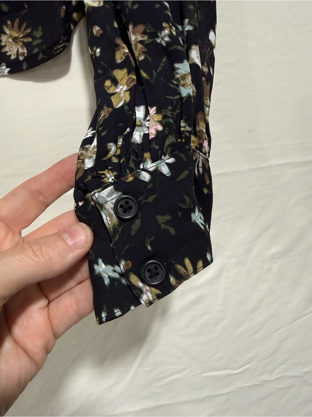 Sanctuary Black Floral Long-Sleeve Buttoned Blouse - Picture 7 of 8